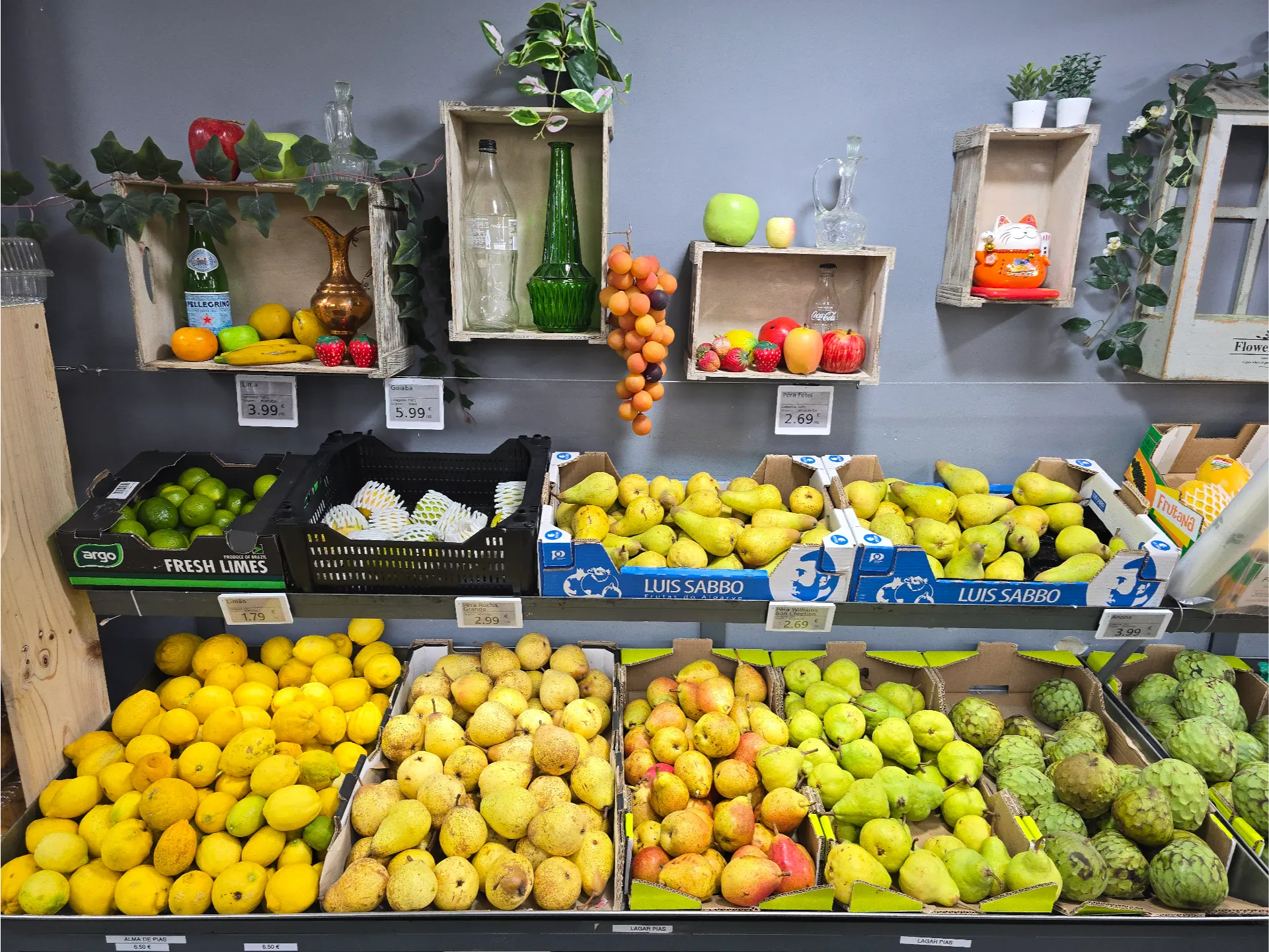 Modern fruit boutique display