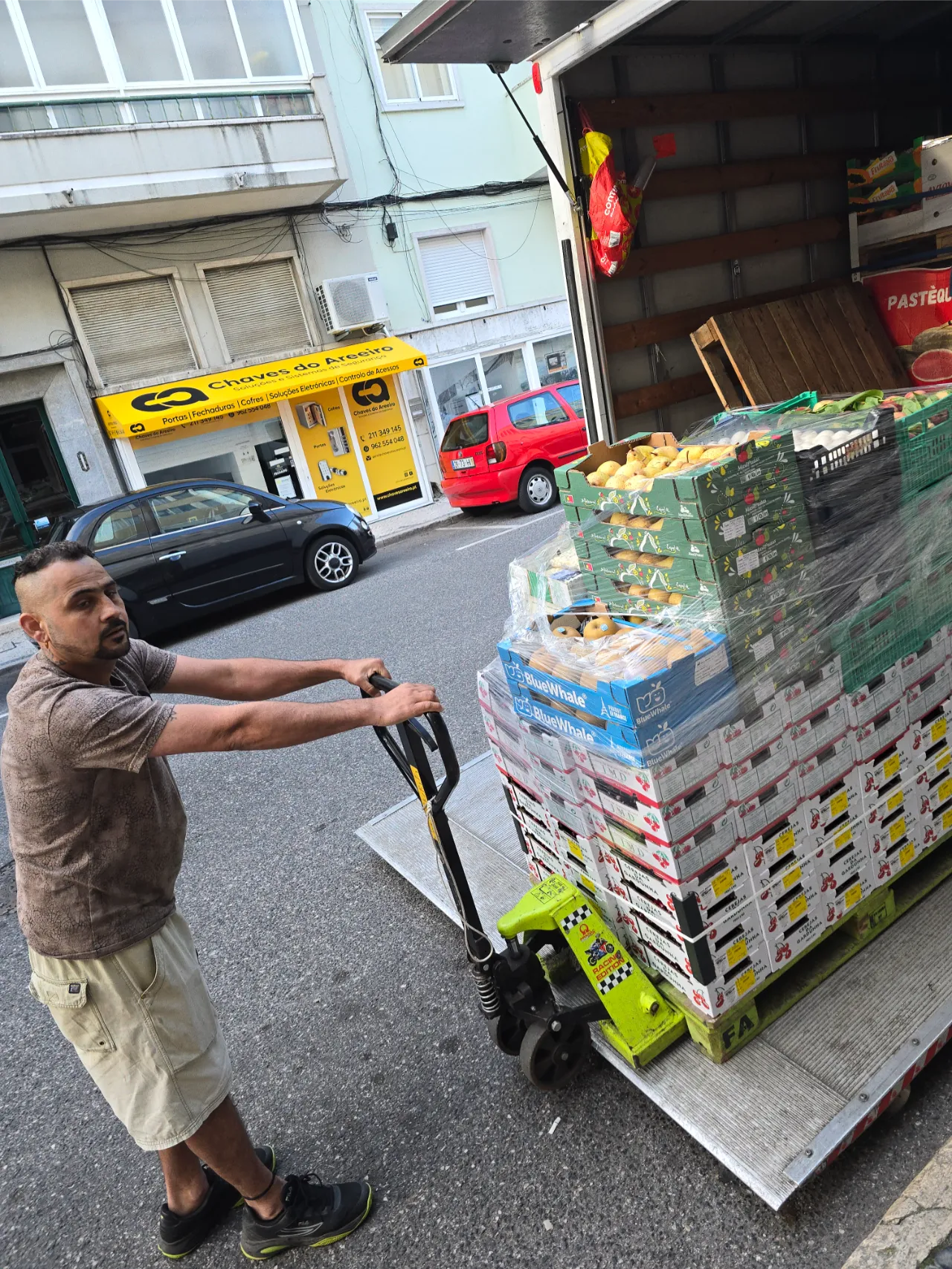 Careful transportation of fruits